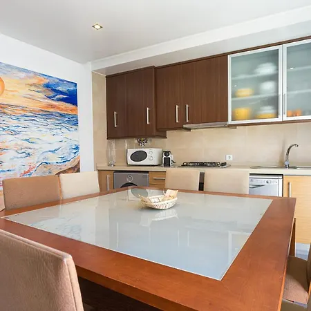 T4 Fonte Apartment *